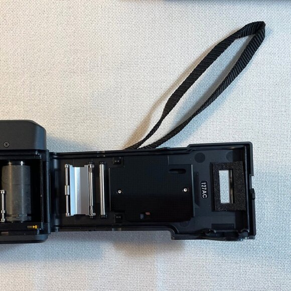 TWO Kodak Cameras: Ektanar AutoFocus VR35 & Tele Ektra 2 plus 1 Case & Flipflash - Picture 8 of 11